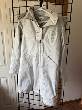 Women's Light Gray Waterproof Fitted Ski & Snow Parka with Hood in Ice Grey